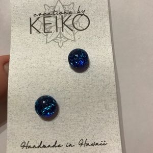 Hawaiian stud glass earrings- blue